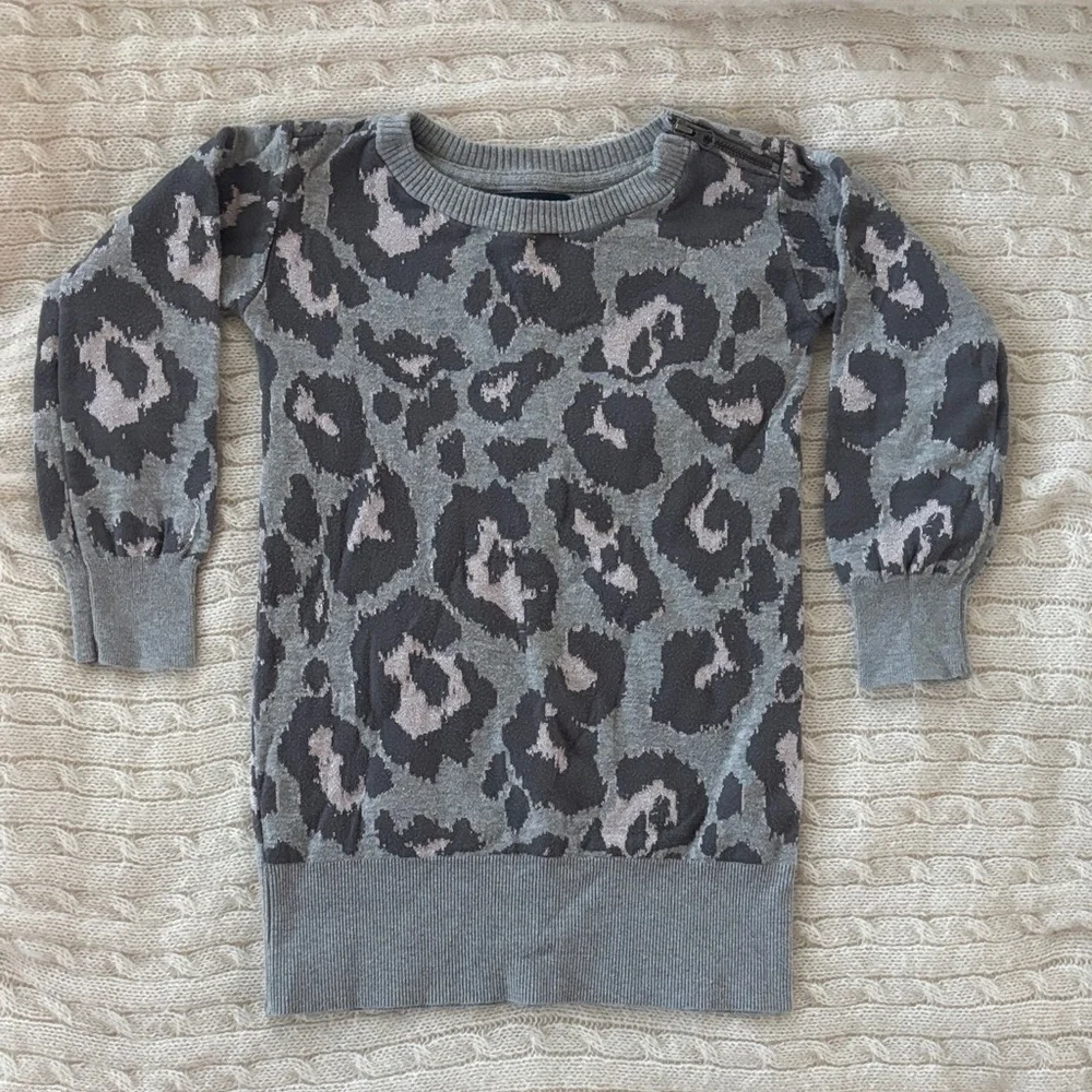 GAP Gray and Pink Leopard Kids Sweater - Picture 1 of 4